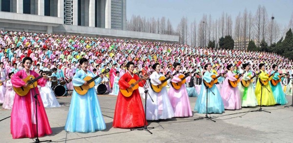 Les musiciennes lors de la cérémonie du 100eme anniversaire de la naissance de Kim-Il-Sung