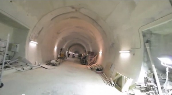 Dans les tunnels du Métro  à Montrouge pendant les travaux...