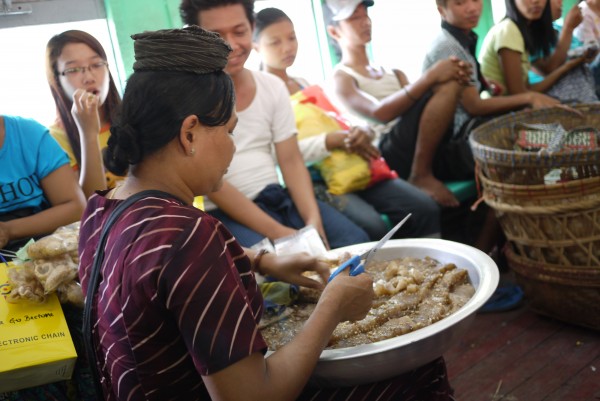 yangon-train