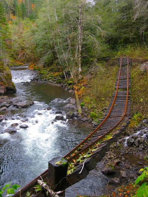 Le chemin de fer abandonné du Tillamook dans l'Oregon