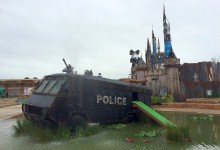 Banksy ouvre son parc d’attraction parodique (et éphémère) Dismaland