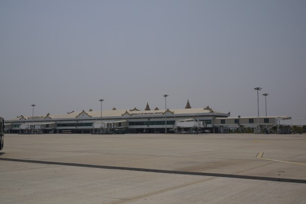 L'aéroport international de Mandalay... vide!