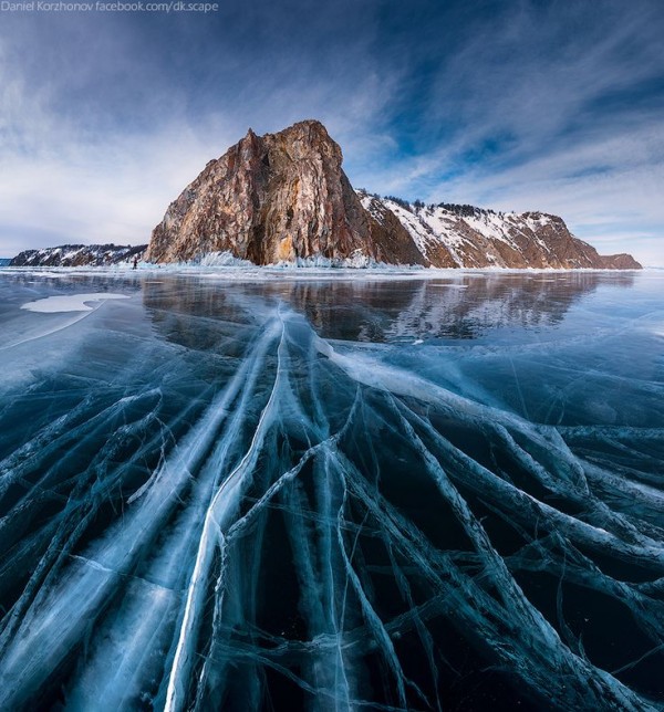 Le lac Baïkal en Russie, et ses glaces
