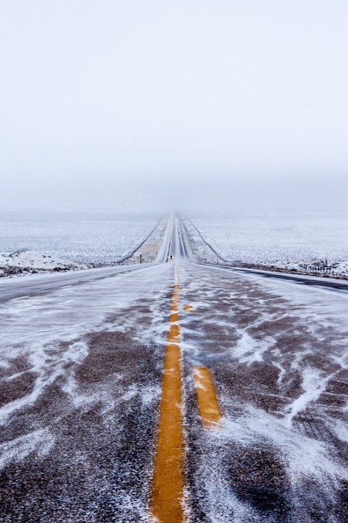 La "black Ice highway" dans le Wyoming